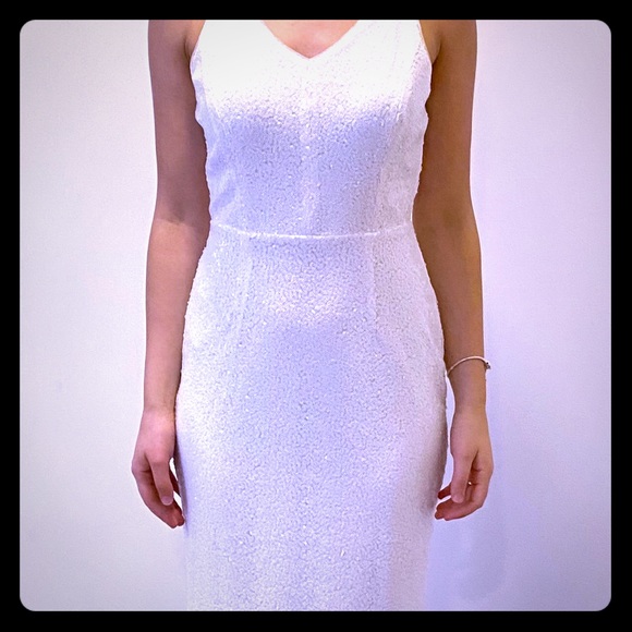 Long white dress - Picture 2 of 4